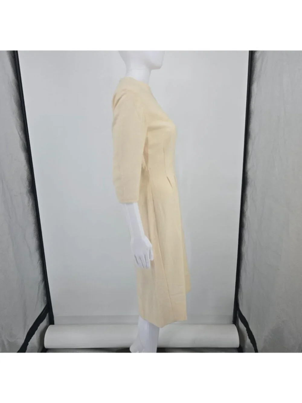 Vintage 1960s Cream Wool Jackie-Style 3/4 Sleeve Sheath Dress (S) *Fair